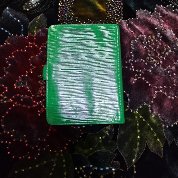 Louis Vuitton Epi Agenda - Picture 11 of 12